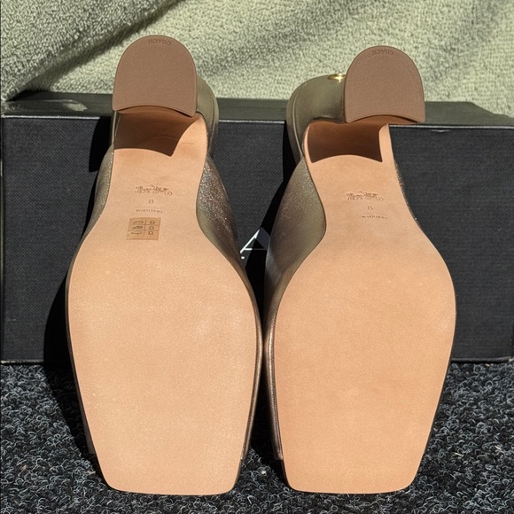 Coach patent leather mules - Picture 4 of 16